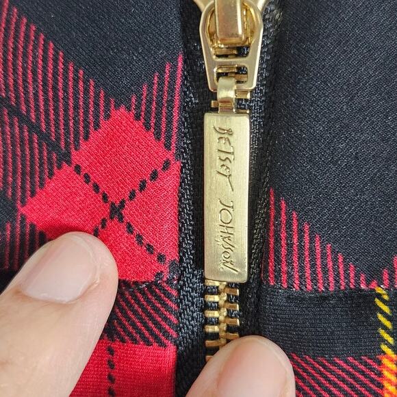 Womens Torrid Betsey Johnson Mini Luxe Ponte Skirt red Plaid Size 3 3X 22-24 NWT - Picture 3 of 14
